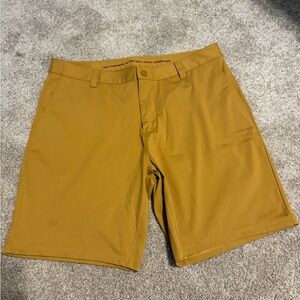 RHONE Men's Brown Flat Front Shorts
